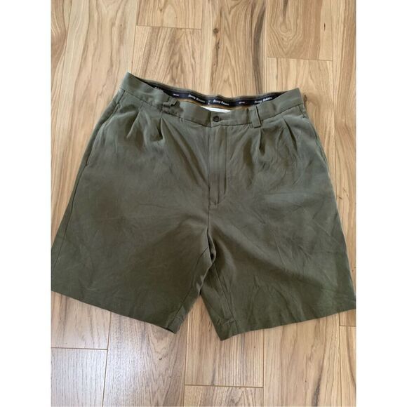 Tommy Bahama Other - Tommy Bahama Relax Mens Size 34 green 100% Silk Chino Shorts